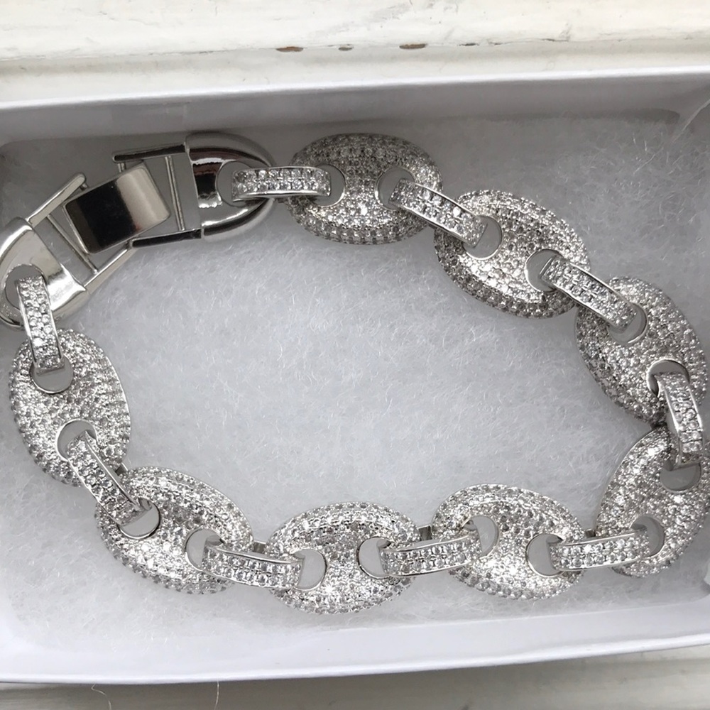 Chain link bracelet in White Gold!